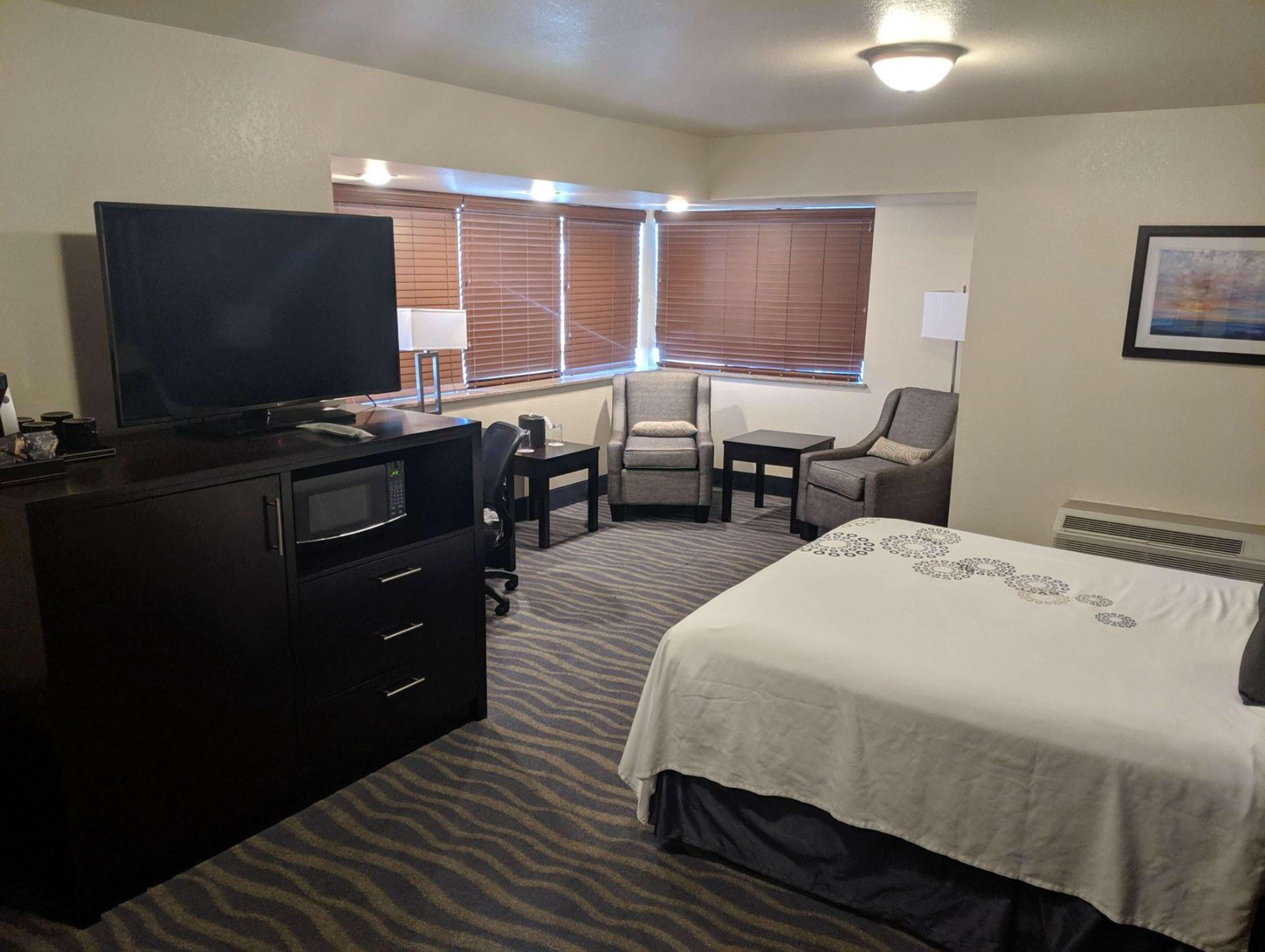 Best Western Plus Edmonds Harbor Inn Esterno foto