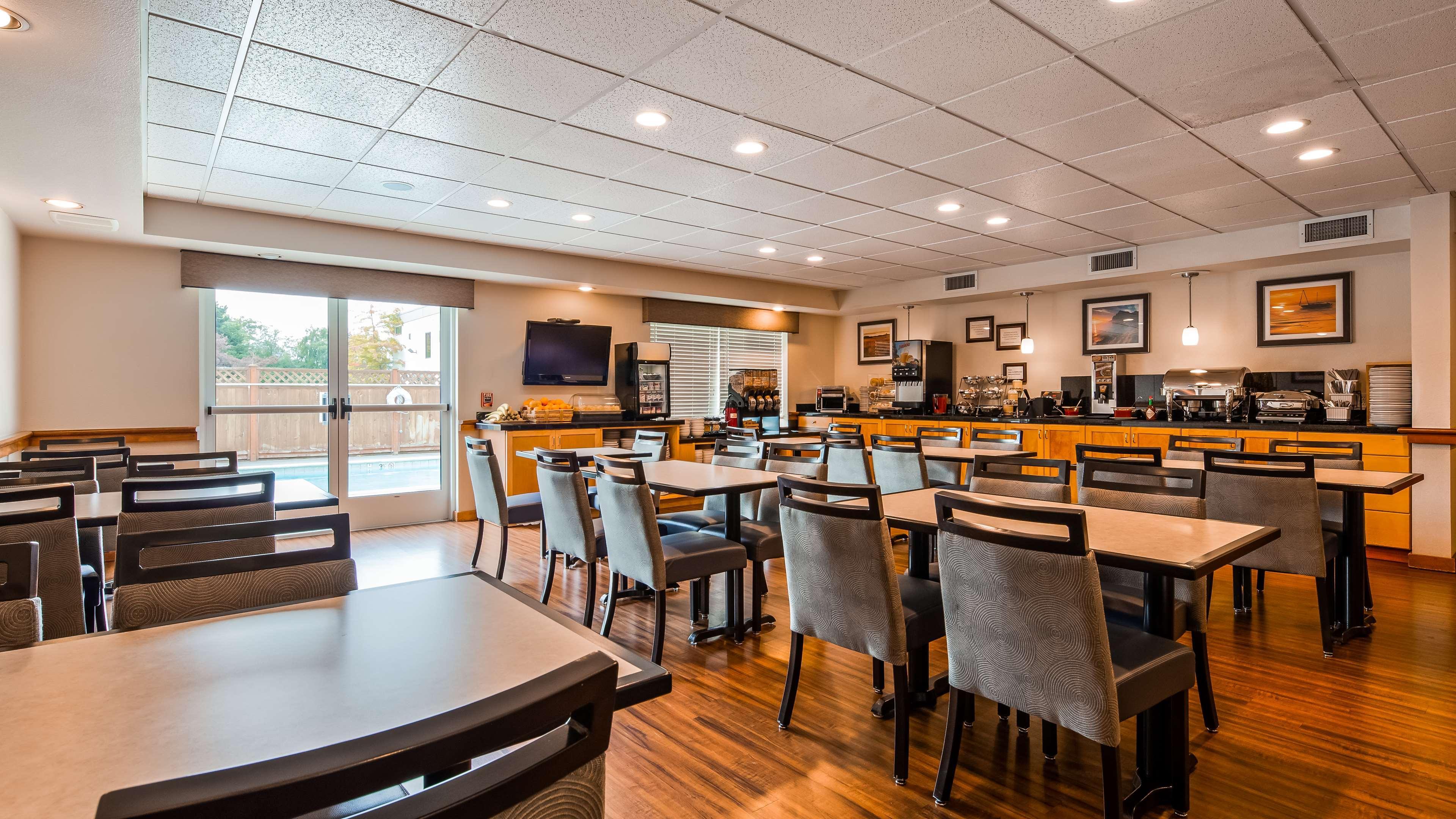Best Western Plus Edmonds Harbor Inn Esterno foto