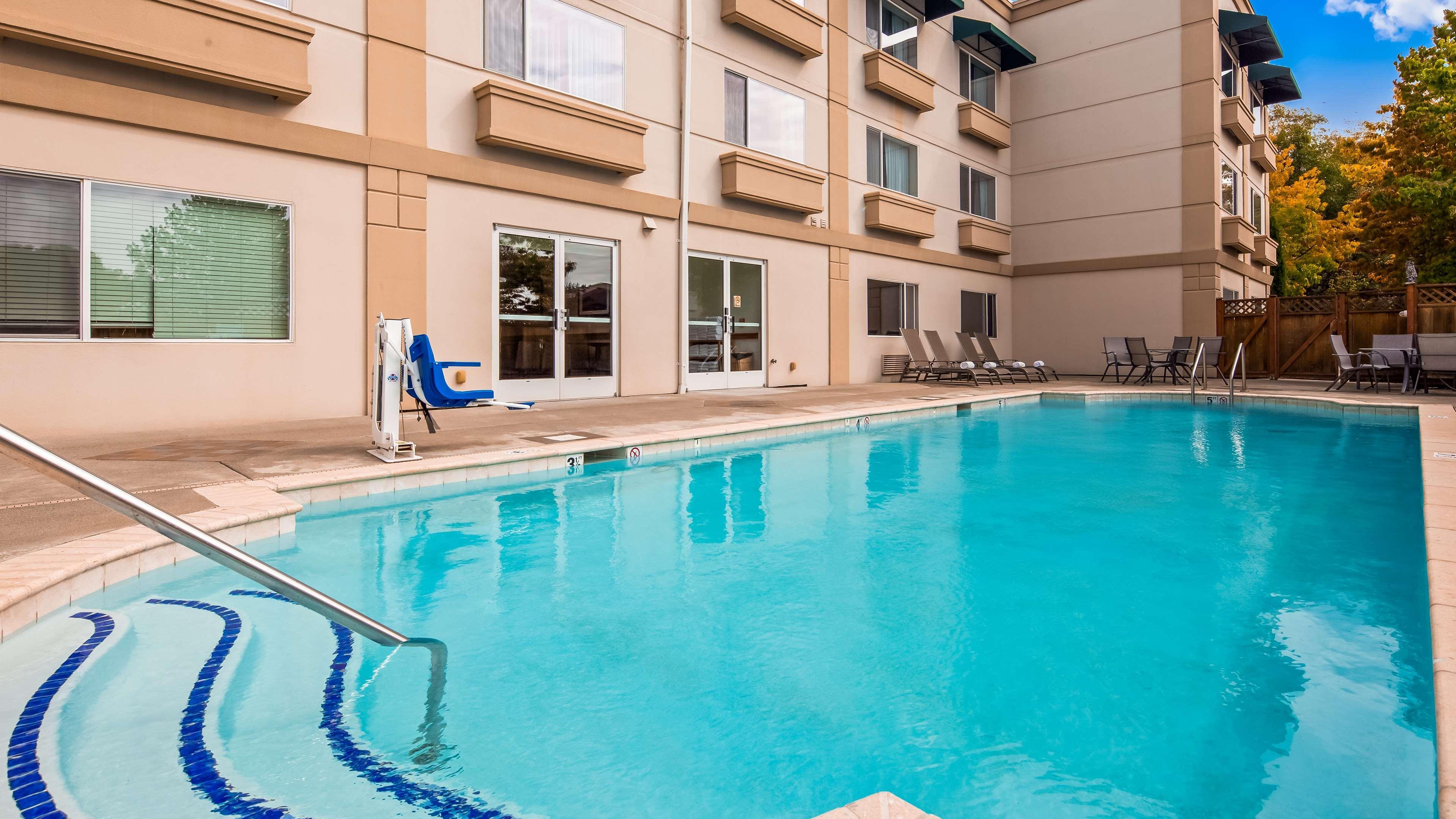 Best Western Plus Edmonds Harbor Inn Esterno foto