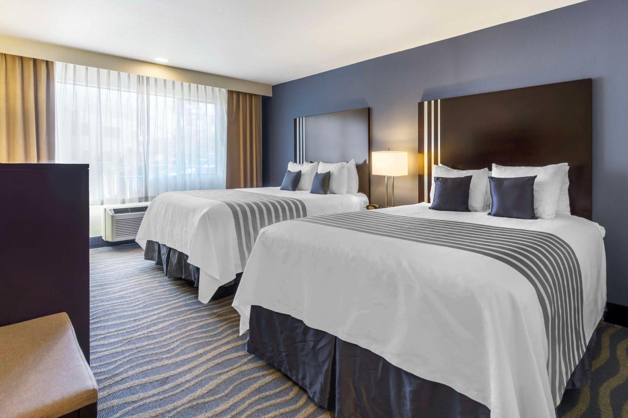 Best Western Plus Edmonds Harbor Inn Esterno foto