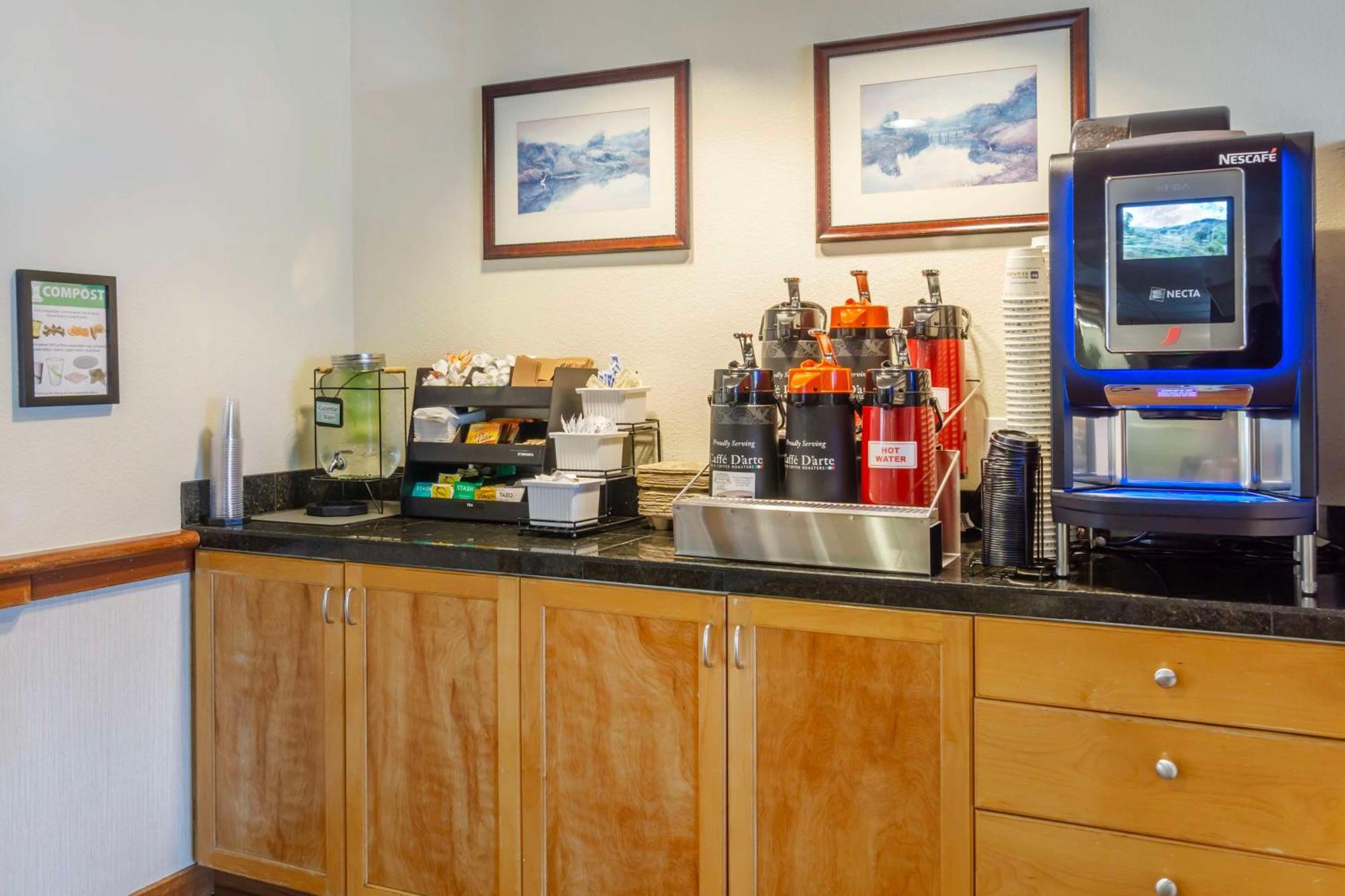 Best Western Plus Edmonds Harbor Inn Esterno foto