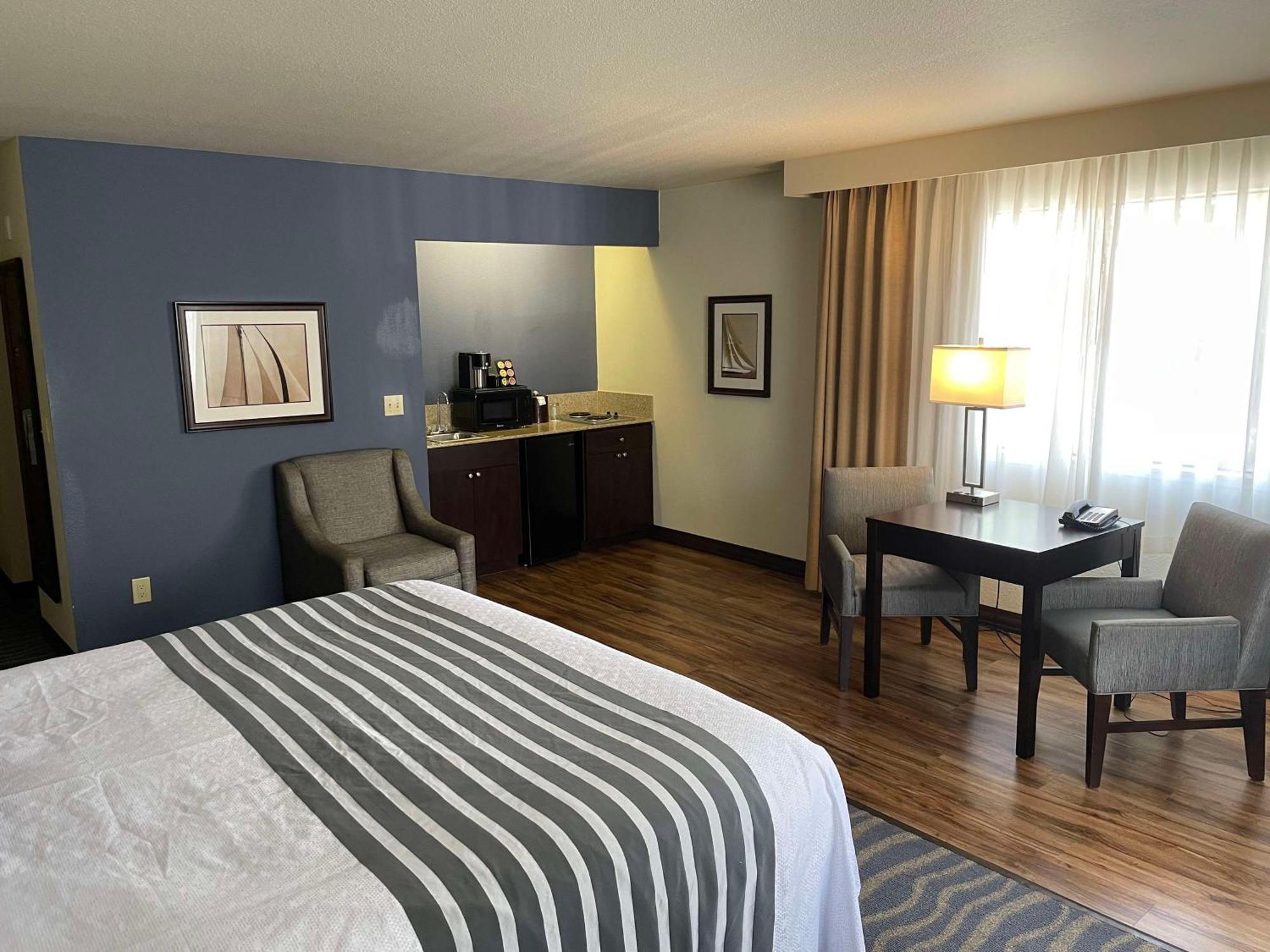 Best Western Plus Edmonds Harbor Inn Esterno foto